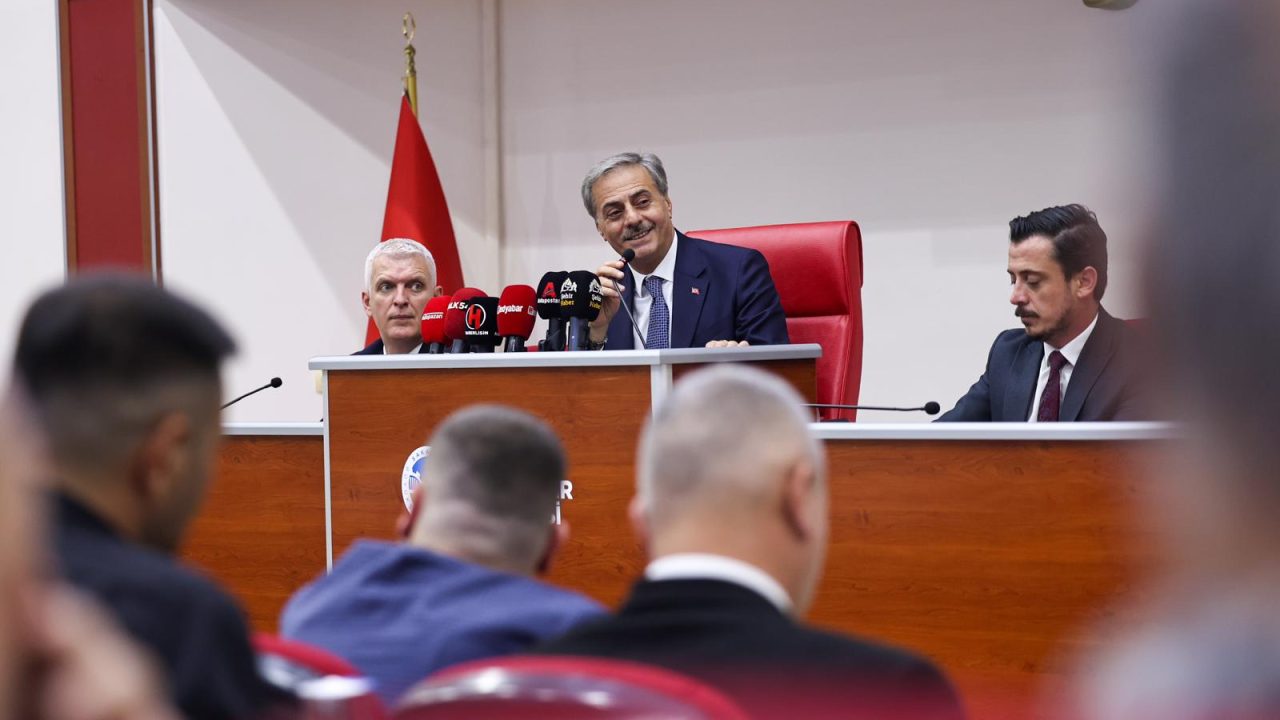 Dev yatırımlarla yepyeni bir Sakarya: “Şehrimizi daha güzel yarınlara hazırlıyoruz”