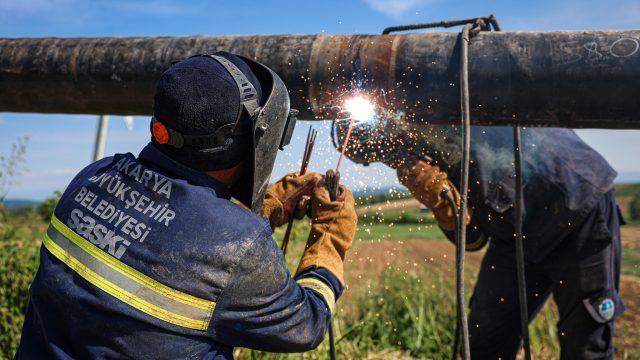 Başkan Alemdar, “Akyazı ve Hendek’te 135 kilometrelik içme suyu hattı için çalışmalar başlıyor”
