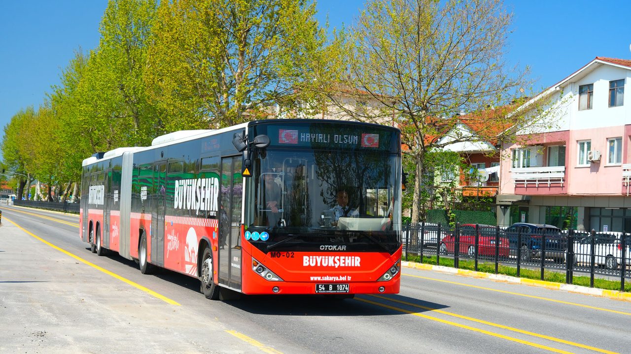 Sakarya’da metrobüsle 1 yıl: Rekor üstüne rekor kırdı….