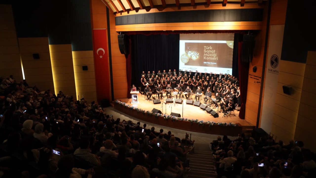 Türk Sanat Müziği Korosundan sanatseverlere müzik dolu final