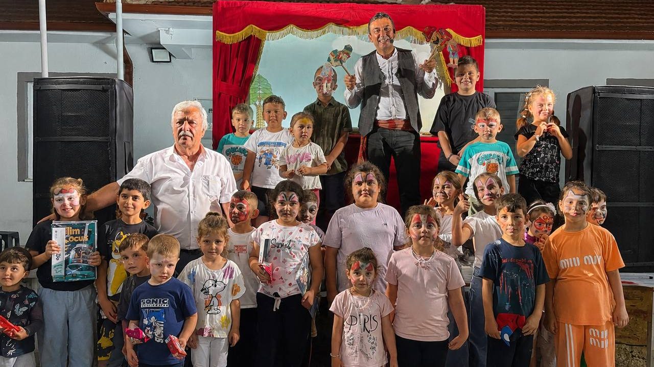 Mahallemde Neşe Var, Akyazı ve Karapürçek'te çocukları sevindirdi