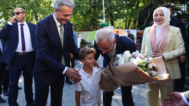 Bakan Uraloğlu Büyükşehir’e müjdeyle geldi: “Doğu Çevre Yolu bu yıl başlıyor”