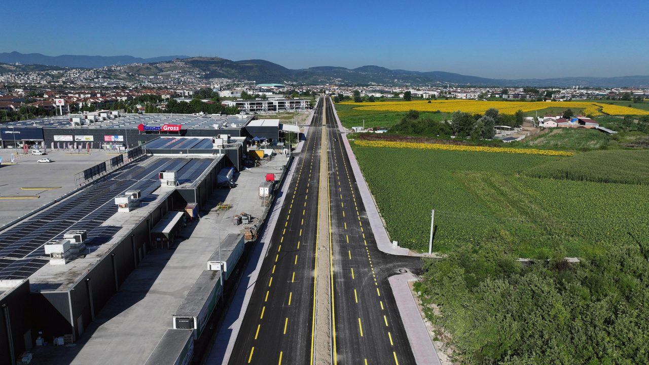 Şehir merkezi-Yenikent bağlantısında çizgiler tamam, yol ulaşıma açıldı