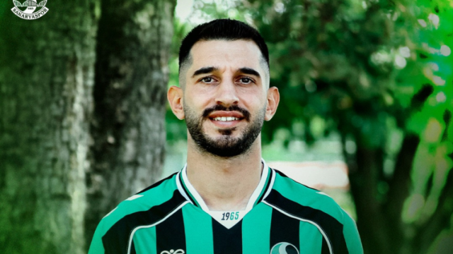 Mertcan Açıkgöz Sakaryaspor’da
