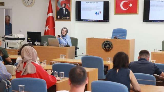 DÜZCE BELEDİYESİ HİZMET İÇİ EĞİTİMLERİ SÜRDÜRÜYOR