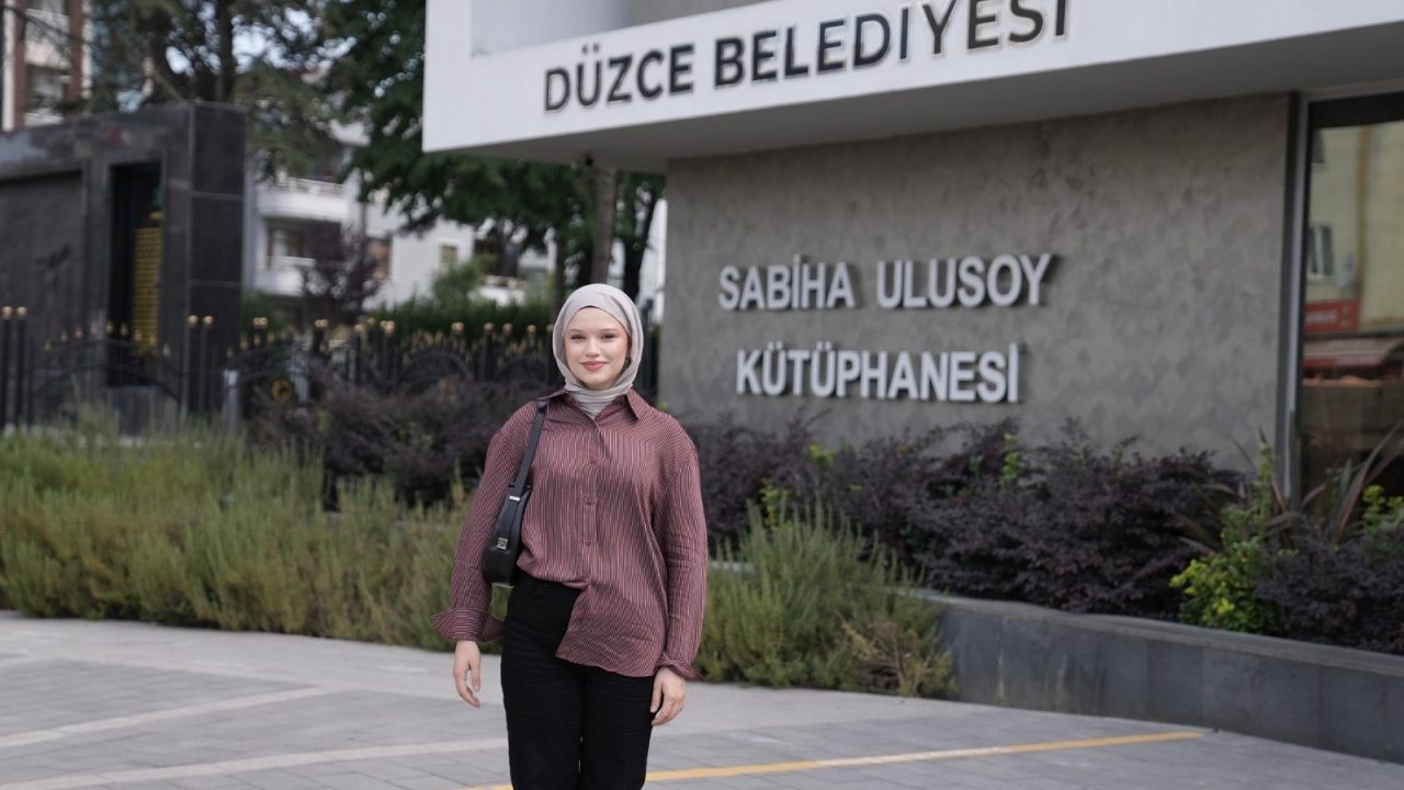 BAŞARI HİKAYELERİNİN BAŞROLÜNDE: KÜTÜPHANELER