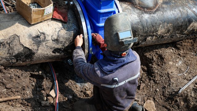 Yeni pompa sistemi ile Hendek’e saniyede 390 litre su iletilmeye başlandı