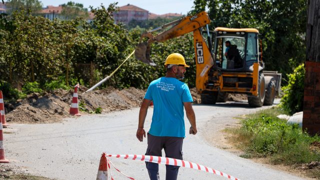 Ferizli Halit Molla Caddesi’nin içme suyu ve atık su altyapısı yenileniyor