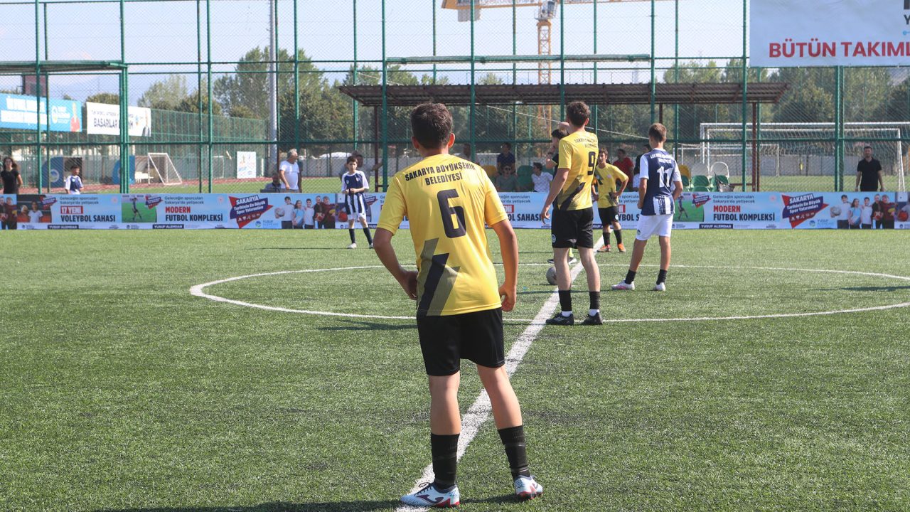 Başkanlık Futbol Kupası başladı: 39 mahalle sahada