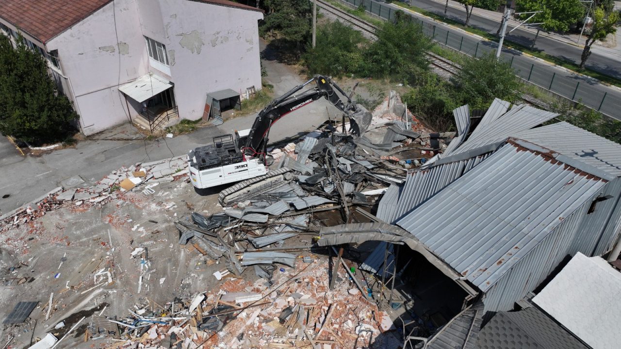 Büyükşehir adımları peş peşe atıyor: “Sakarya’mıza yakışır hizmet binası için çalışmalar başladı”