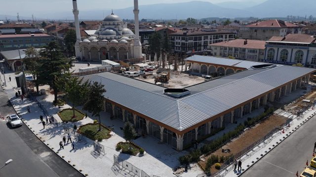 DÜZCE ŞEHİR MERKEZİNDE DÖNÜŞÜM SÜRÜYOR