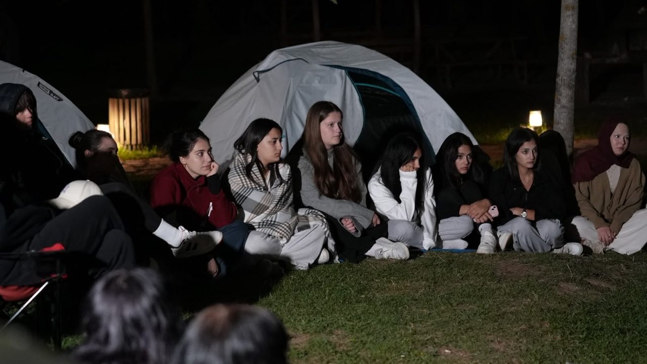 GENÇLER DOĞA KAMPINDA BULUŞTU
