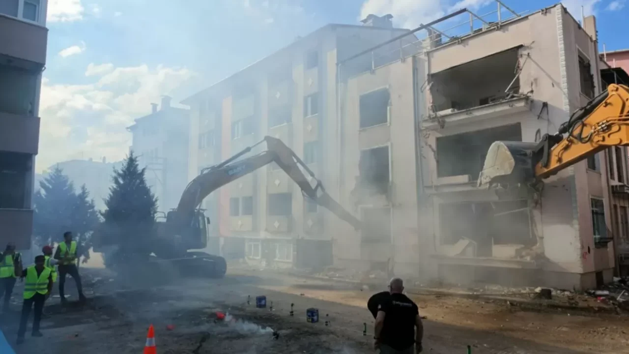 Tığcılar'da kentsel dönüşüm resmen başladı! İlk kazma vuruldu