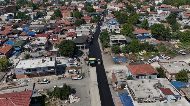 Erenler’de 19 sokağın altyapı ve üstyapısına Büyükşehir eli