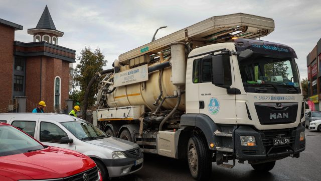 SASKİ’den 16 ilçede 270 personel 92 araçla yağmur nöbeti