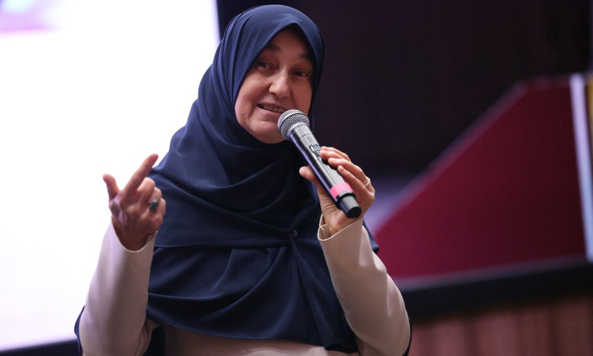“İnsanın en önemli görevi kendisini onarmasıdır”