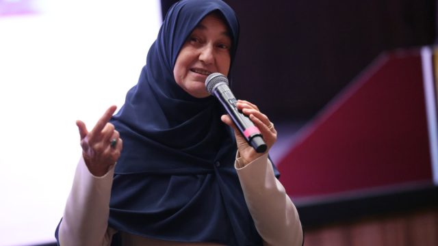 “İnsanın en önemli görevi kendisini onarmasıdır”