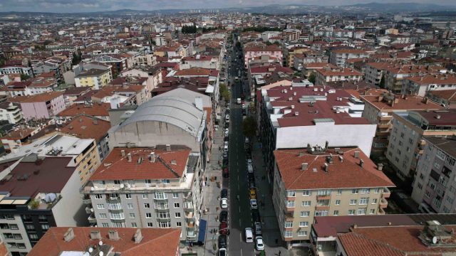 Şehit Numan Dede Caddesi yeni yüzüyle hizmette