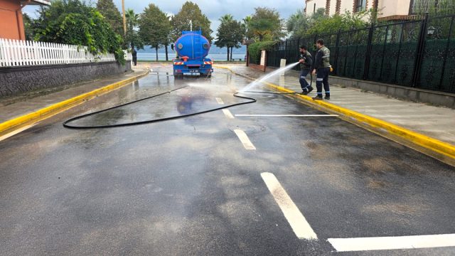 Büyükşehir’den sağanak sonrası yoğun çalışma