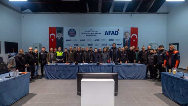 Büyükakın’dan, günlerdir sahada olan ekiplere teşekkür