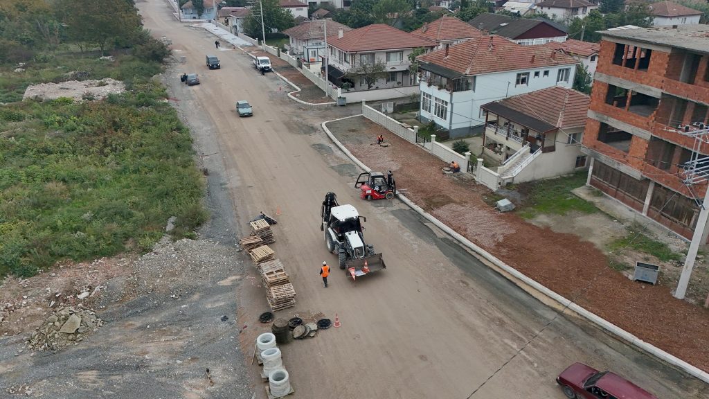 Hanlı-OSB duble yolunda önce kaldırım ve bisiklet yolu, ardından asfalta geçilecek