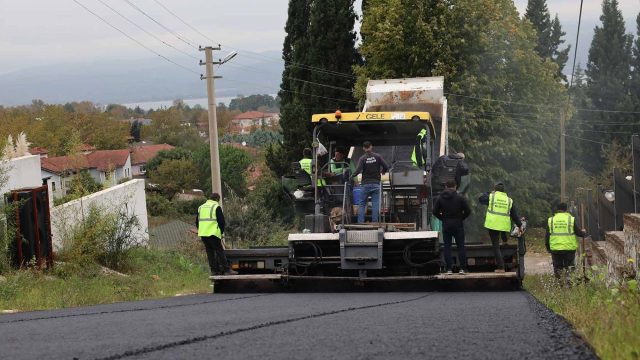 Sapanca’nın ulaşımına Büyükşehir eli değdi! O güzergaha yeni asfalt