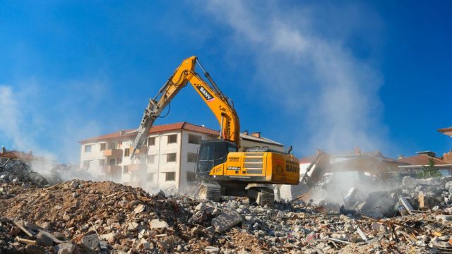 İnşaat izlemeyi sevenlere büyük hizmet! Sakarya’nın kalbindeki kentsel dönüşüm artık 24 saat canlı yayınlanıyor