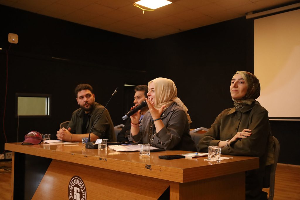 Şairler öğrencilerle en özel dizeleri paylaştı