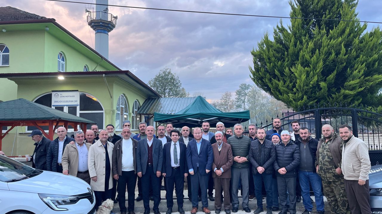 Çilimli’de sabah namazında buluştular! Kaymakam Altıntaş da katıldı