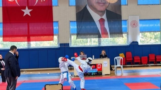 Cumayeri’nde 5 kulüpten 185 sporcunun katıldığı şampiyona düzenlendi