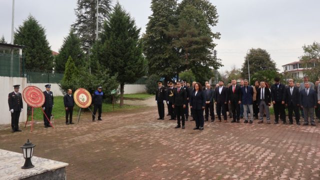 29 Ekim Cumhuriyet Bayramı Çelenk Sunma Töreni Yapıldı.