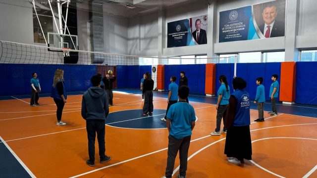 Düzce Gençlik Merkezi’nde öğrenci buluşmaları sürüyor! Pakmaya da katıldı