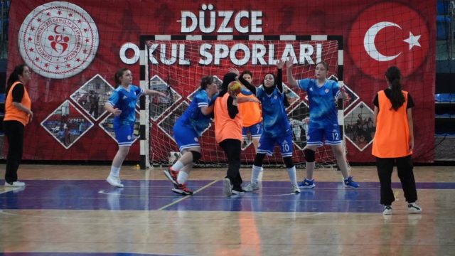 Düzce’de okul sporları açılışı Bahçeşehir’de yapıldı: Yeni sezonun hedefleri açıklandı