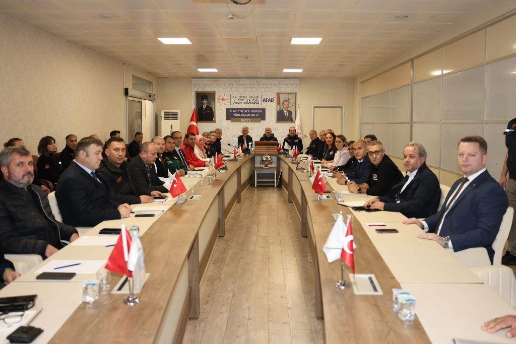 duzcede-yogun-yagis-mesaisi-4-040328