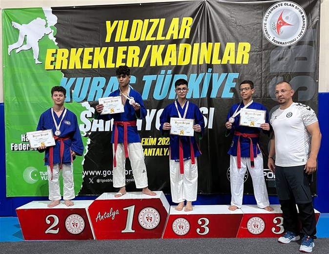Düzceli 2 sporcu kuraşta Türkiye şampiyonu oldu: Toplam 6 madalya