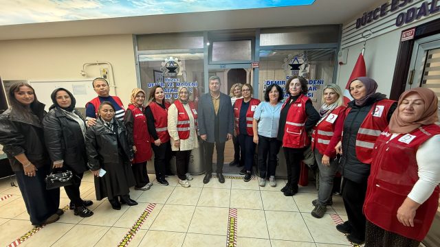 Kızılay Kadın Kollarından Düzce’de iki kurum başkanına ziyaret