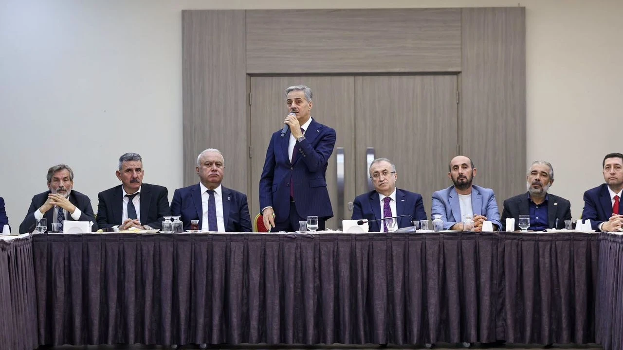 Başkan Alemdar'dan esnaf temsilcileriyle istişare toplantısı
