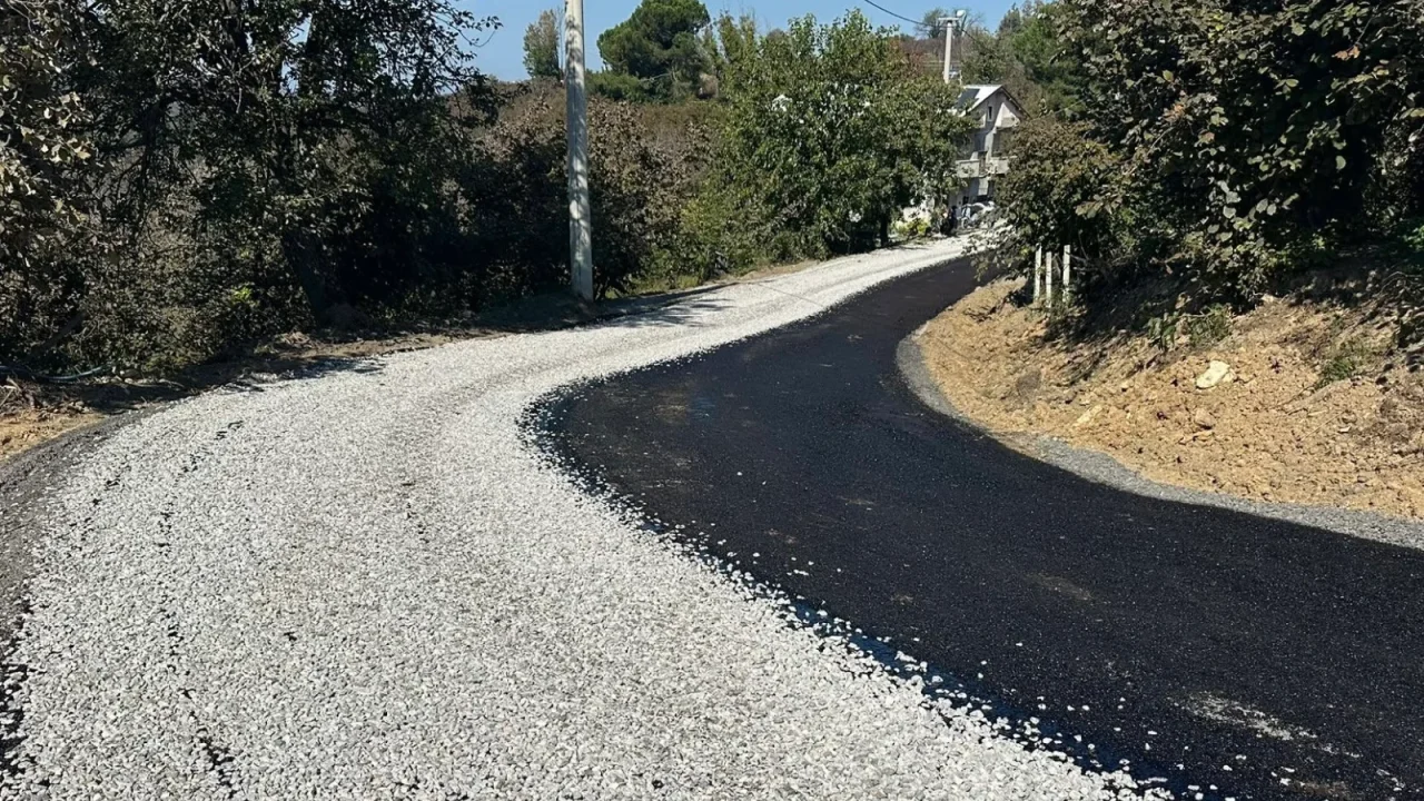 Akçakoca Göktepe Köyü yolunda asfalt çalışması başladı