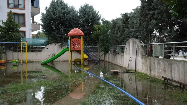 Serdivan’da yağış sonrası çalışmalar devam ediyor