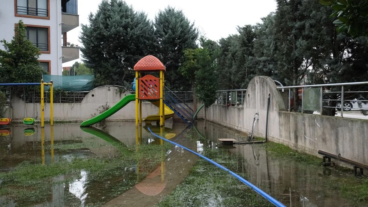 Serdivan’da yağış sonrası çalışmalar devam ediyor