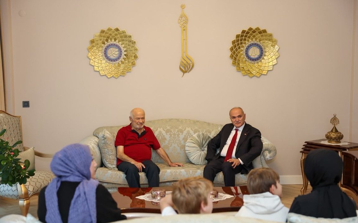 Düzce'de Özlü ve Kurnaz, Akdoğan ailesini ziyaret etti