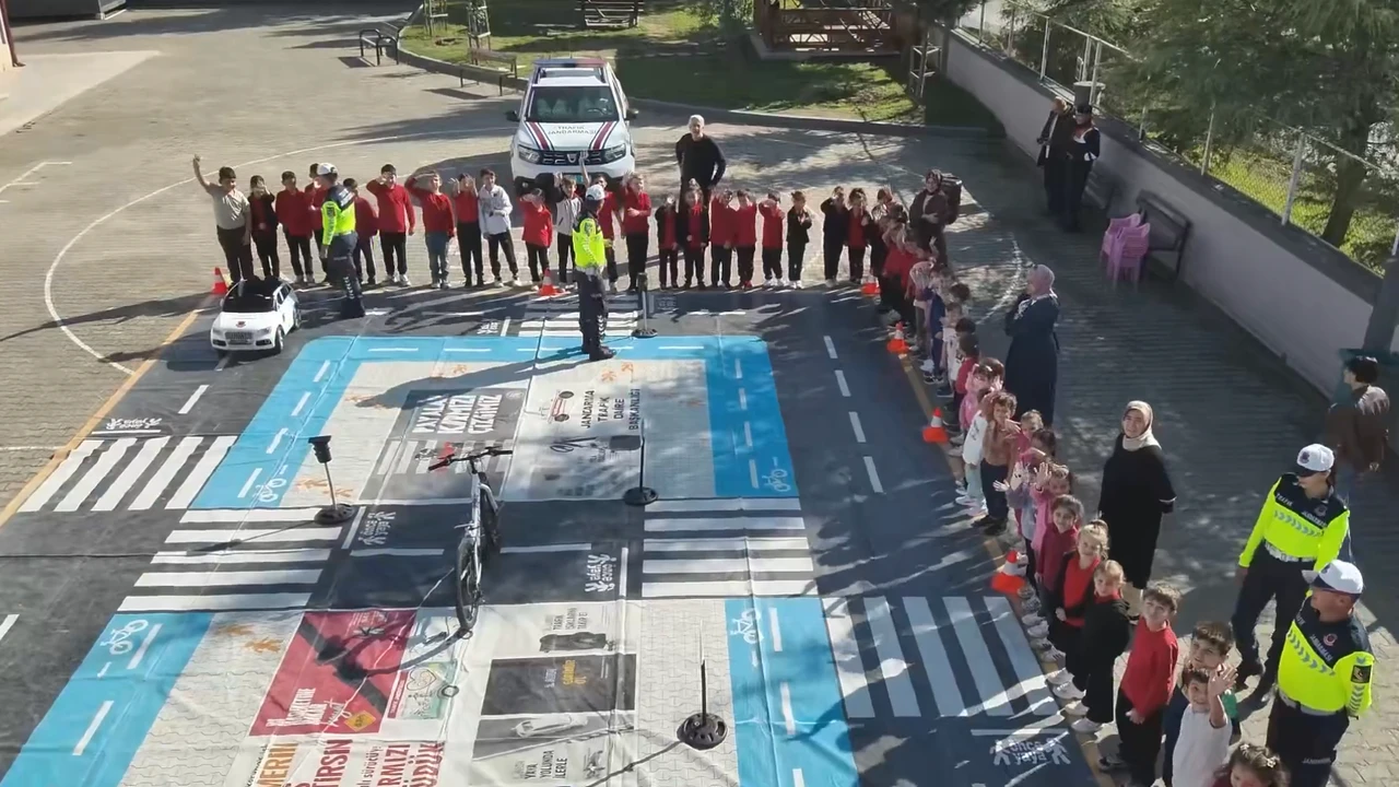Sapanca’da öğrencilere trafik eğitimi verildi