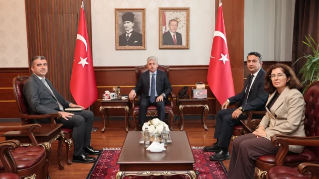 Vali Rahmi Doğan, SEDAŞ yetkililerini kabul etti
