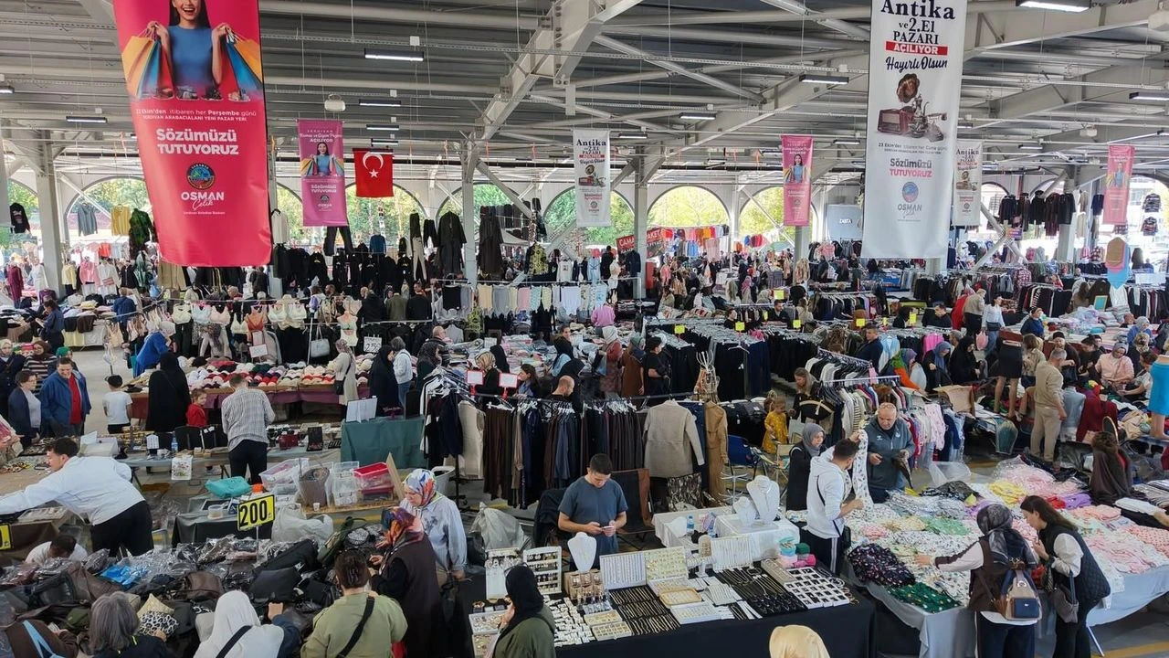 Serdivan'da yeni açılan iki pazar ilgi gördü