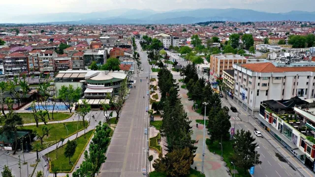 29 Ekim provası nedeniyle Adapazarı'nda o yollar 1 saat kapalı olacak