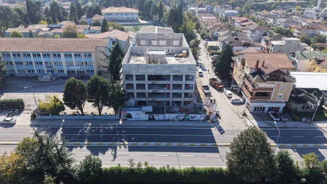 Sapanca’da gençlerin yeni merkezi yükseldi