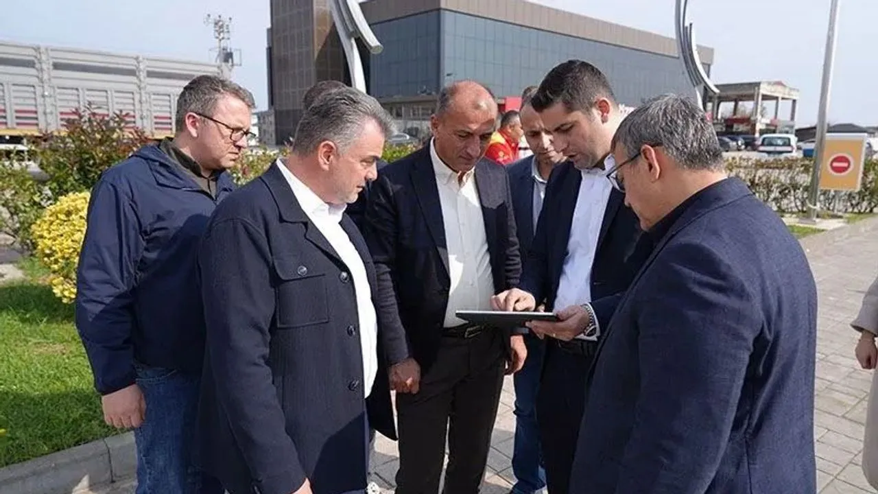 Başkan Sarı Karasu’daki iki yol için karayollarından destek istedi