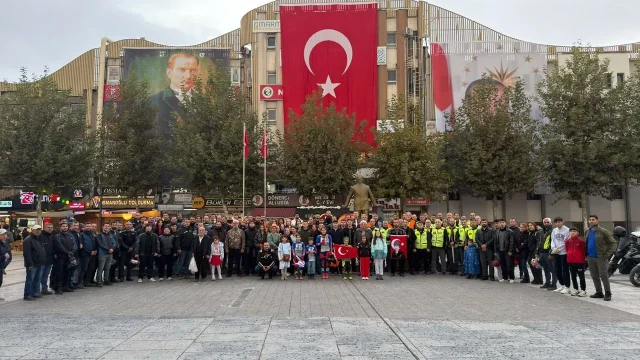 Sakarya'da motosikletlilerden 29 Ekim korteji