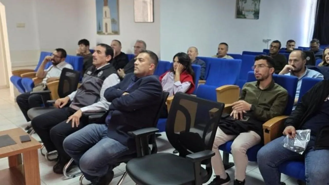 Süt üreticilerine kritik destek ve mevzuat bilgilendirmesi