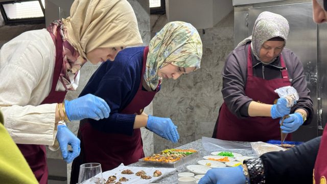 Çikolata ve Çiçek Atölyesi’nde buluşmalar Cuma günü